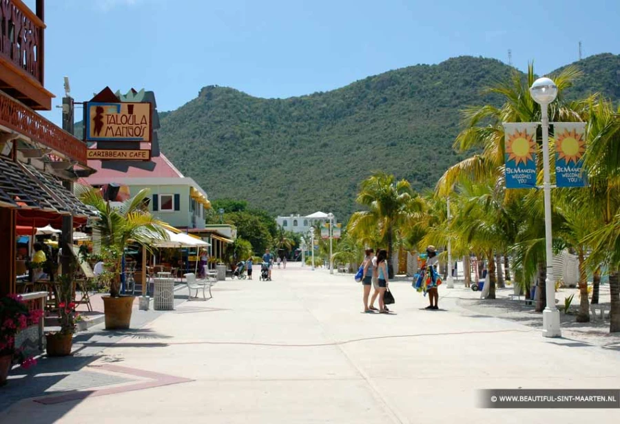 Lekker eten doe je o.a. op Broadwalk Sint Maarten