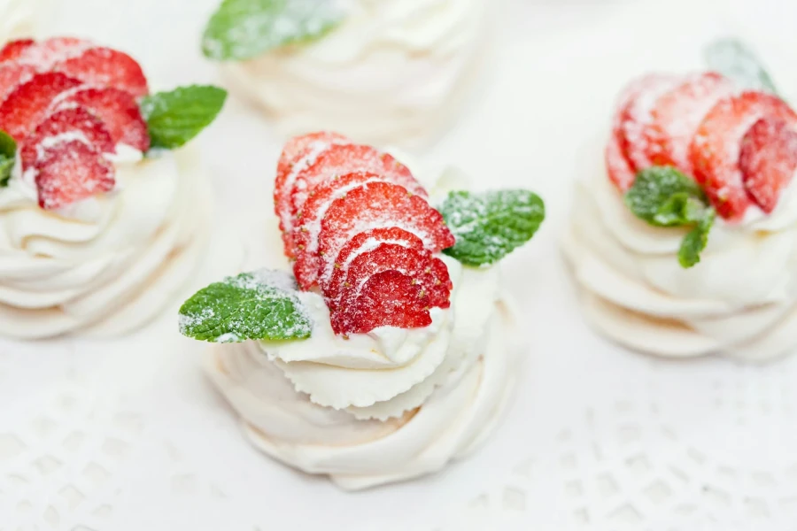 Mini-pavlova's als dessert - My Daily Favorite