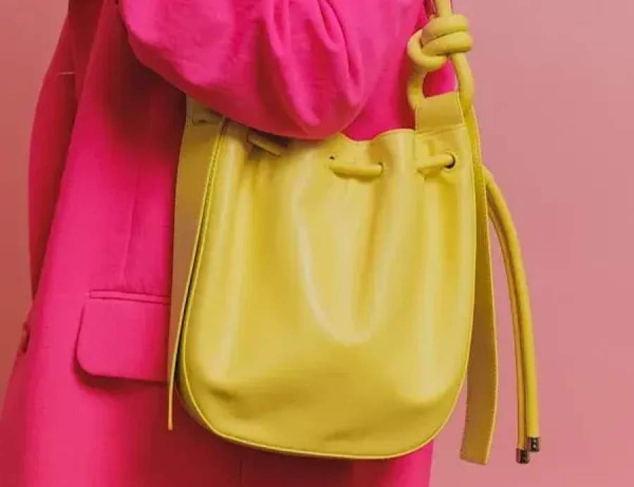 My Daily Favorite - Neem een tas mee waar je kleding mee kunt opbergen