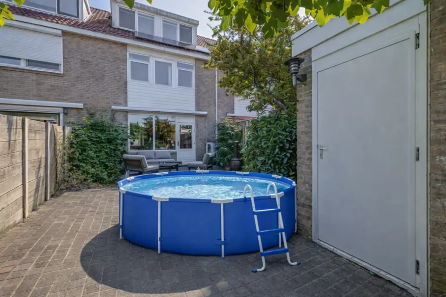 Opblaasbaar of opzet zwembad in de tuin is ook heel gaaf | My Daily Favorite