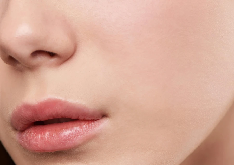 Lip oil: dit beauty-item is dé glow-trend van nu | My Daily Favorite