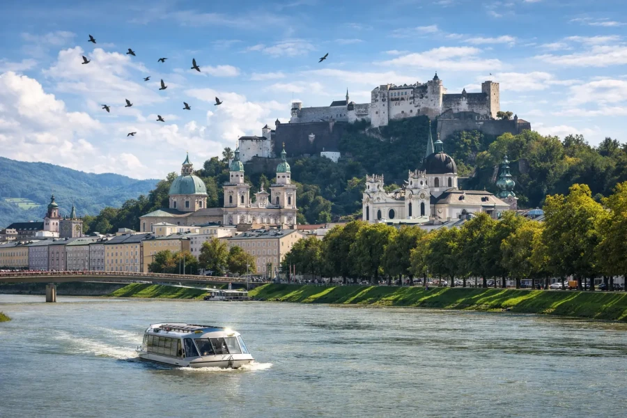 Salzburg met uitzicht op de rivier | My Daily Favorite
